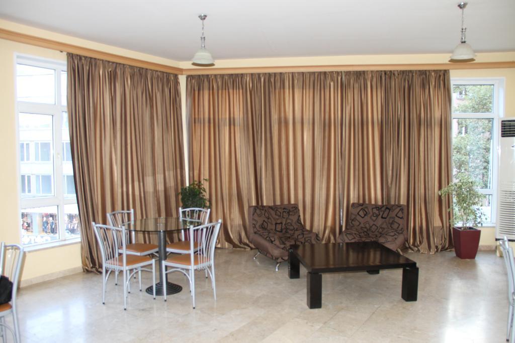 Avenue Hotel Tbilisi Eksteriør bilde