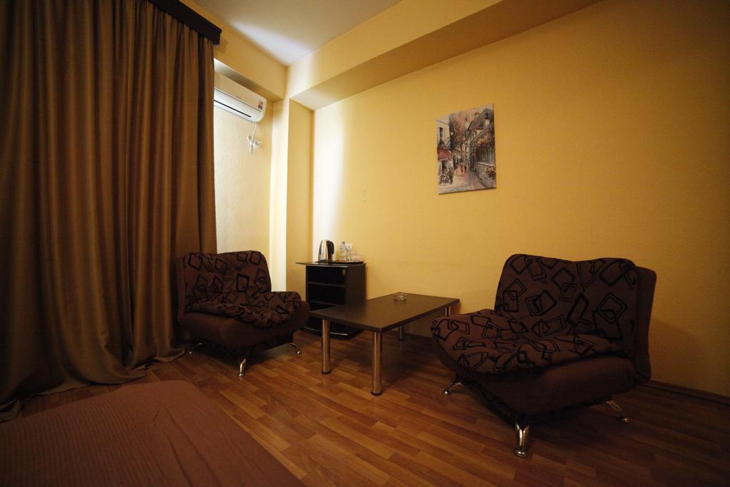 Avenue Hotel Tbilisi Rom bilde