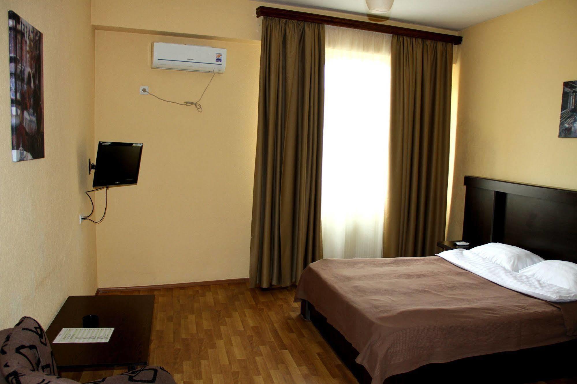 Avenue Hotel Tbilisi Eksteriør bilde