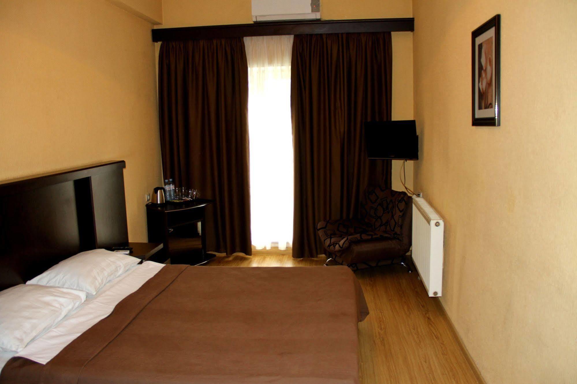 Avenue Hotel Tbilisi Eksteriør bilde