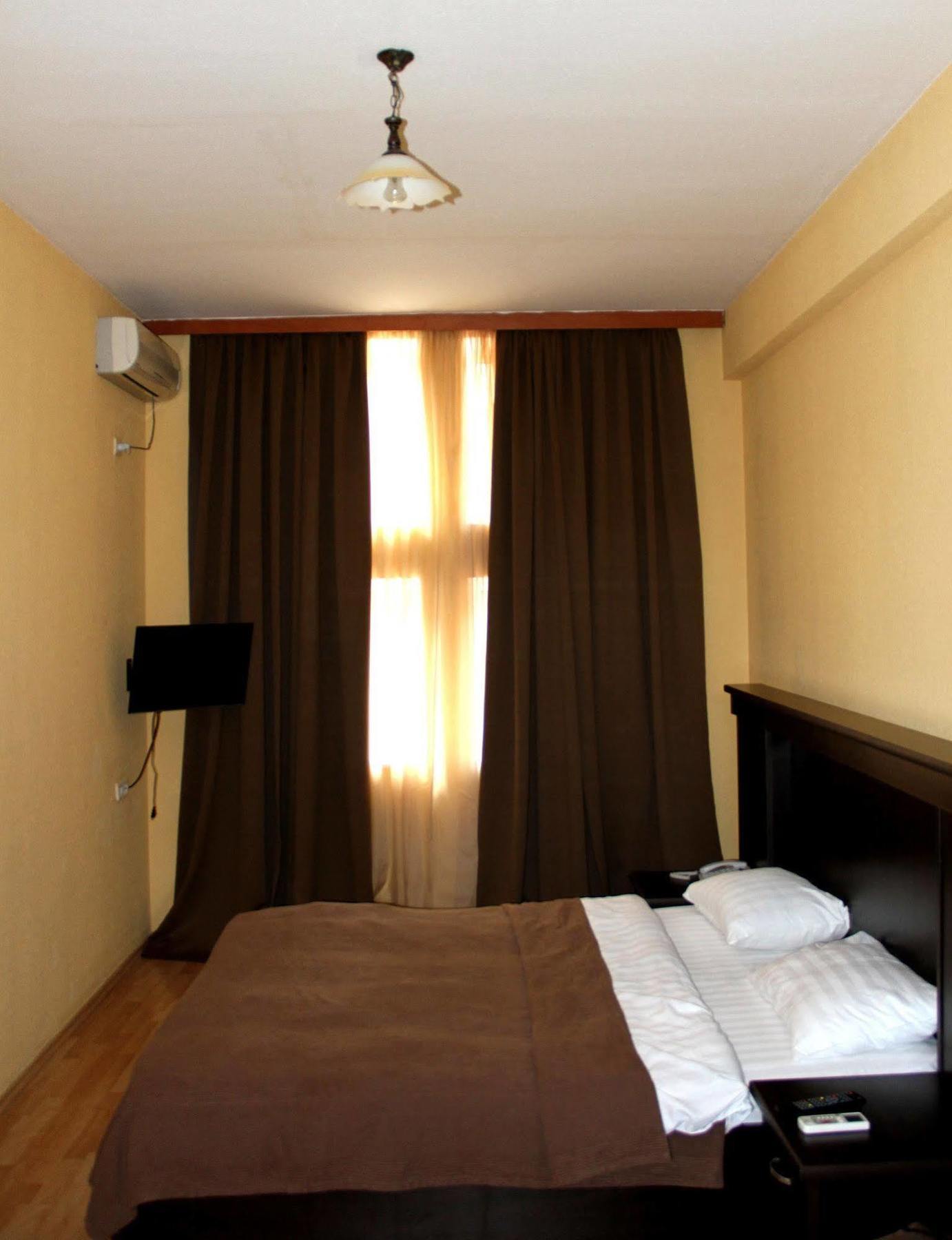 Avenue Hotel Tbilisi Eksteriør bilde