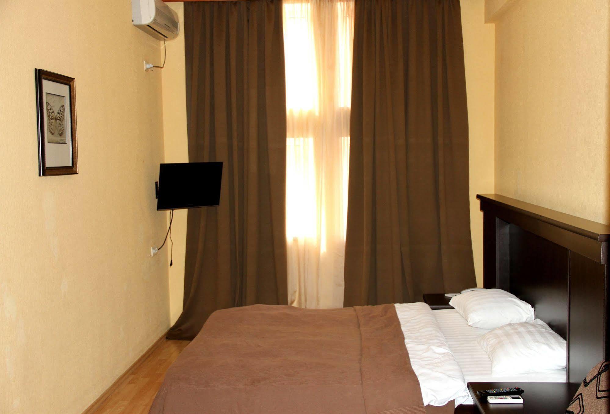 Avenue Hotel Tbilisi Eksteriør bilde